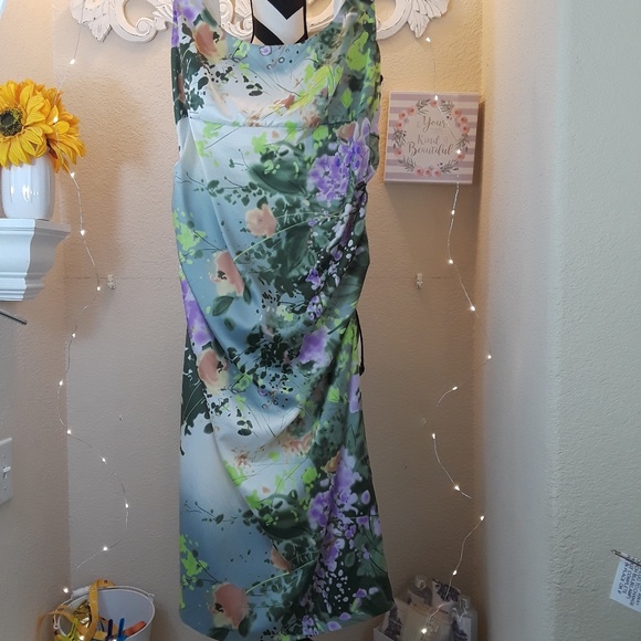 Pastel floral dress - Picture 3 of 9